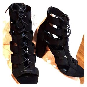 Night Out Olivia Jaymes Black Suede Pumps